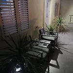 شقة Ella