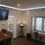 Ella Split