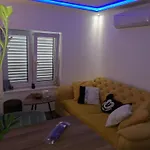 Ella * سبليت