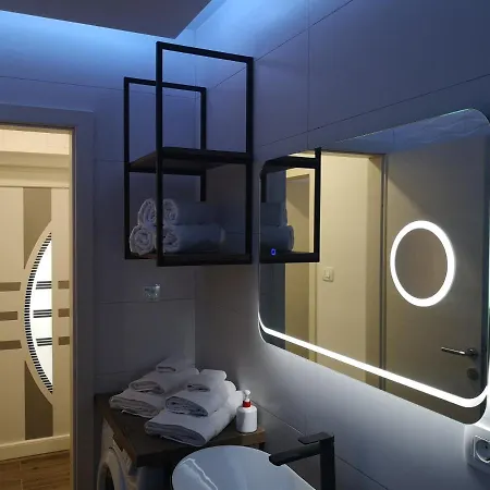 Ella Apartment Split