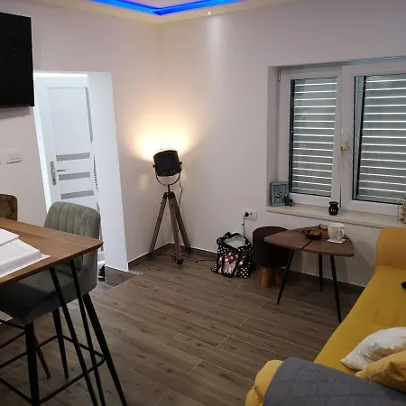 Apartment Ella *