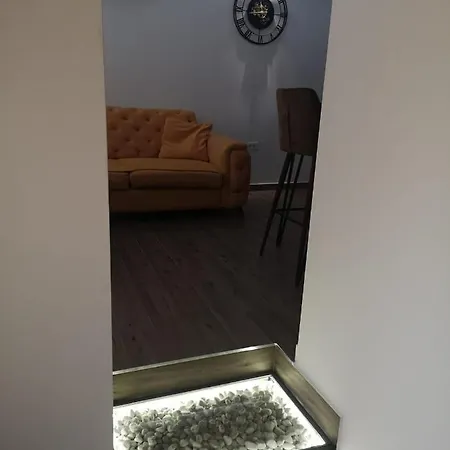 Ella Apartment Split