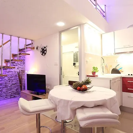 Apartment Ella Split