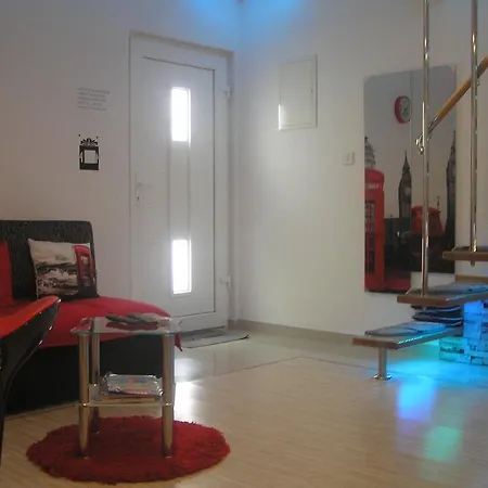 Ella Apartment *