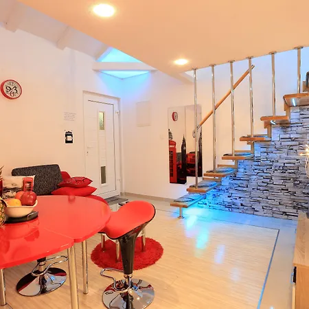 아파트먼트 엘라