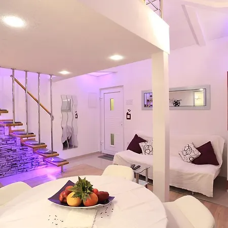 Apartment Ella Split