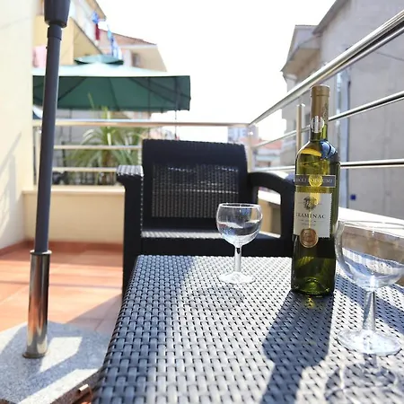 Apartament Ella *