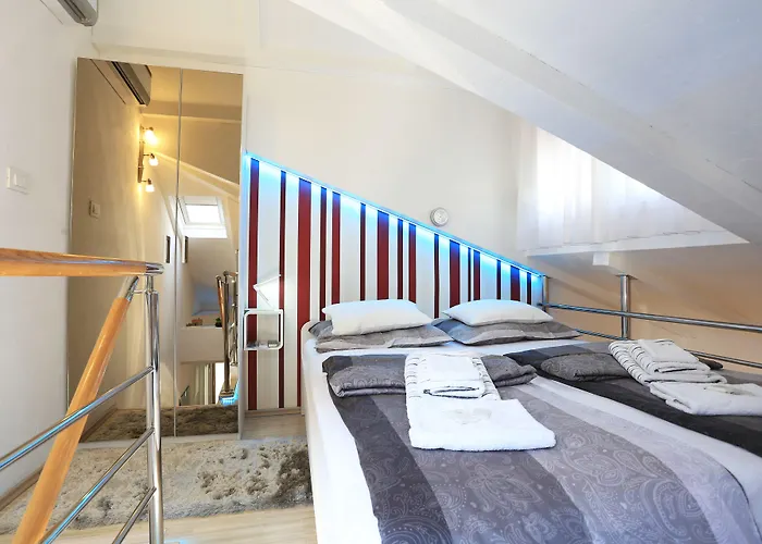 아파트 아파트먼트 엘라 *