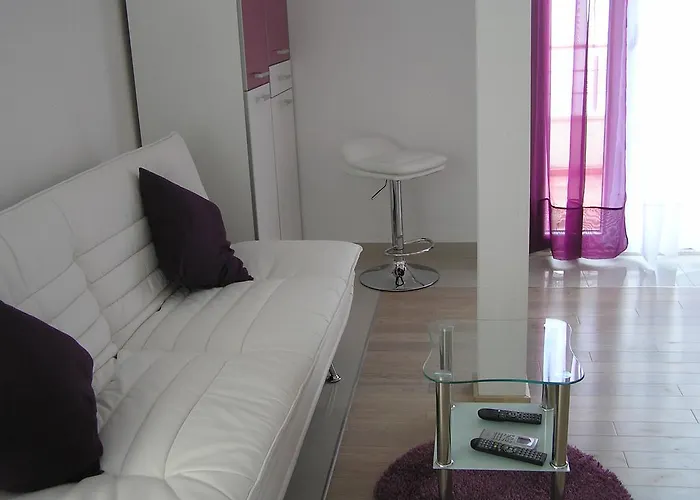 아파트먼트 엘라 아파트