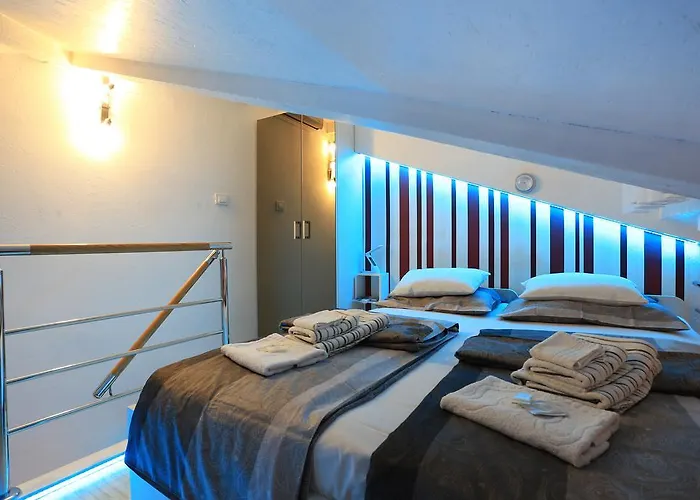 아파트 아파트먼트 엘라 *