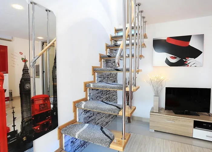 아파트 아파트먼트 엘라